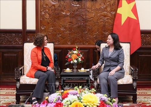 Acting President hosts WB Country Director