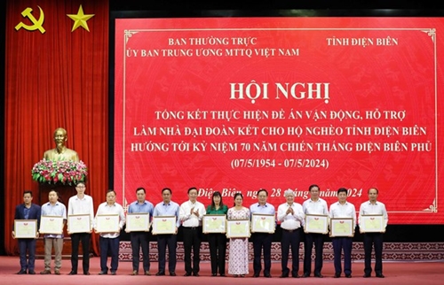 5,000 houses built and handed over to poor households in Dien Bien province