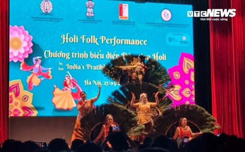 Indian folk dance performance at Hanoi University of Science and Technology