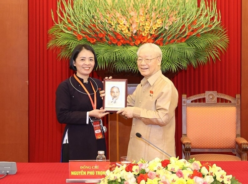 Cao Bang 5 collectives and individuals commended for following Uncle Ho’s example