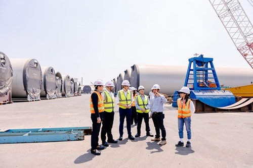 Made-in-Vietnam wind turbine towers set to depart to RoK