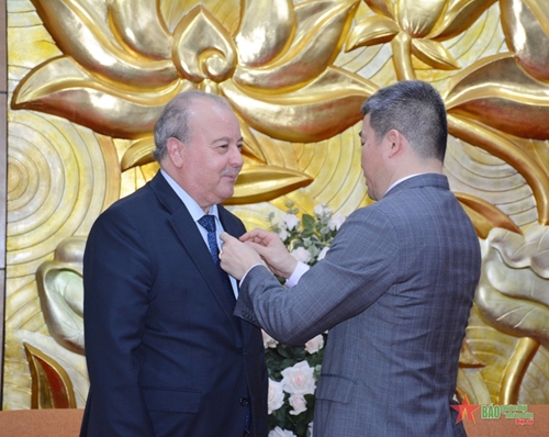 Algerian Ambassador honored with friendship insignia