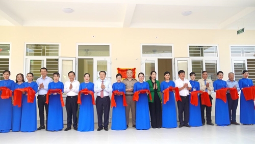 US Mission to Vietnam’s Office of Defense Cooperation hands over kindergarten to Quang Tri province