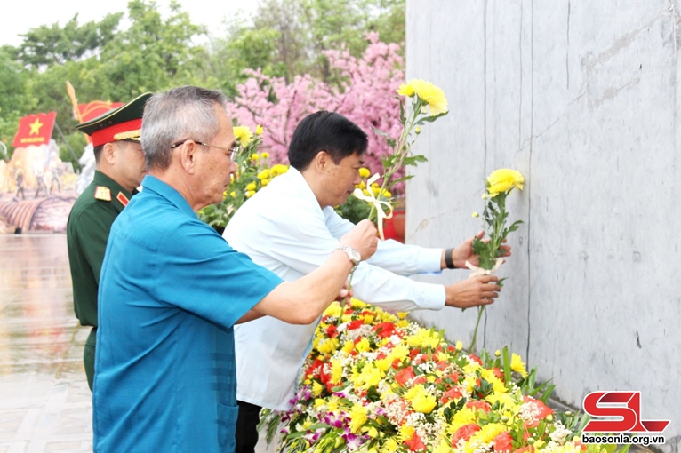 Northwestern province’s leaders commemorate Uncle Ho