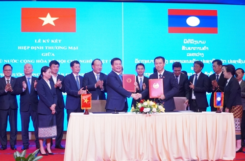 Vietnam - Laos trade turnover rises by 12% in the first quarter