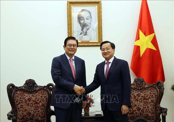 Deputy PM pledges facilitation of RoK corporation’s operation in Vietnam