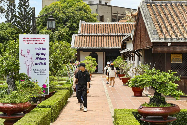 Photo exhibition on President Ho Chi Minh’s life opens in Binh Thuan
