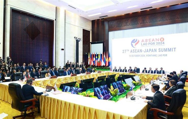 Vietnamese Pm Attends Aseans Summits With Japan Plus Three Countries