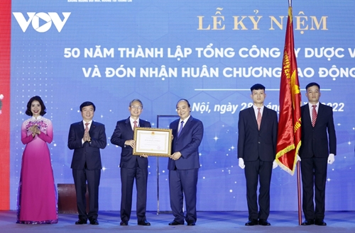 Le président Nguyen Xuan Phuc à la célébration des 50 ans de création de la Vinapharm