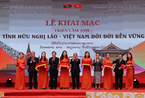 Ouverture de l exposition L amitié lao-vietnamienne est éternelle