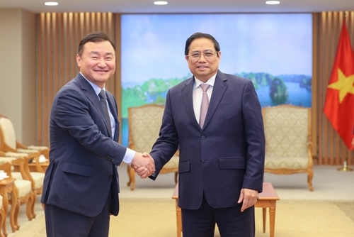 Samsung étudie la possibilité d’accroître ses investissements dans la fabrication de semi-conducteurs au Vietnam