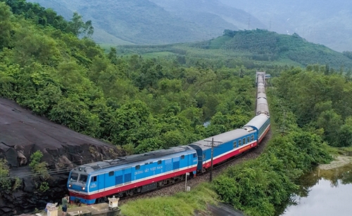 Prochaine augmentation de la fréquence sur la route ferroviaire Hanoï-Lao Cai