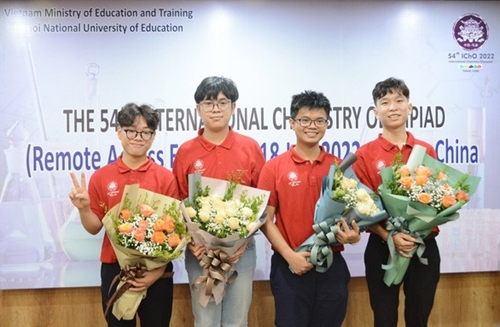 Olympiades internationales 95 des élèves vietnamiens participants ont été primés