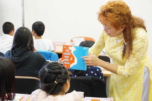 Formation à l enseignement de la langue vietnamienne pour les enseignants vietnamiens à l étranger