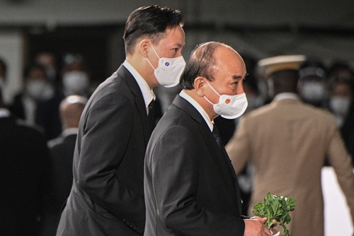 Le Vietnam chérit les sentiments particuliers et le précieux soutien du défunt PM Abe Shinzo
