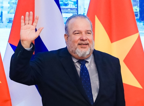 Le Premier ministre cubain termine sa visite au Vietnam