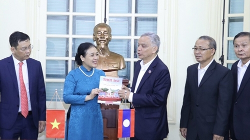 Le Vietnam et le Laos coopèrent dans la diplomatie populaire
