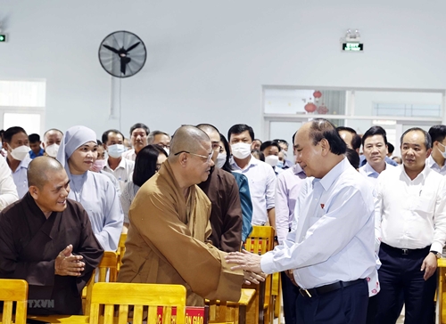 Le président Nguyen Xuan Phuc rencontre l’électorat de Ho Chi Minh-Ville