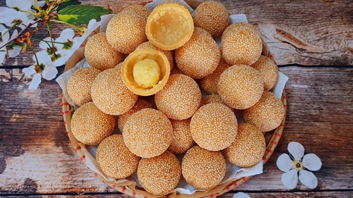 CNN Le beignet vietnamien aux sésames parmi les 30 meilleurs aliments frits au monde