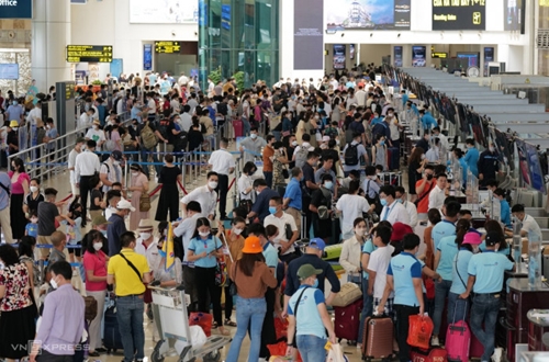 Hausse record du nombre de passagers dans les aéroports vietnamiens