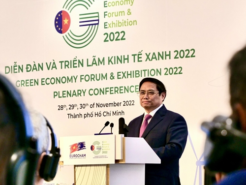 Le Premier ministre Pham Minh Chinh participe au Forum et à l Exposition sur l’économie verte 2022