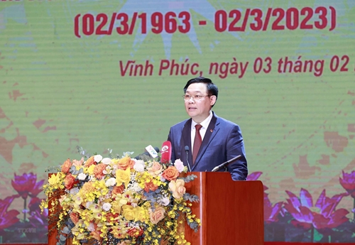 Le président de l Assemblée nationale se rend à Vinh Phuc
