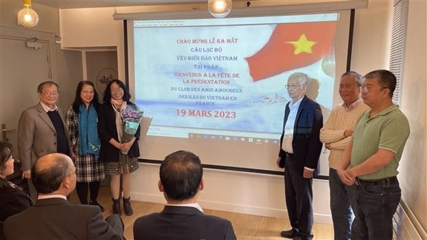 Lancement du club des amis amoureux des îles du Vietnam en France