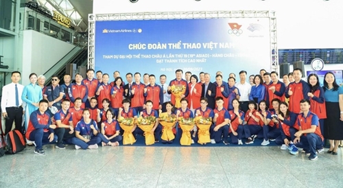 Une délégation d athlètes vietnamiens part pour l ASIAD 19 en Chine