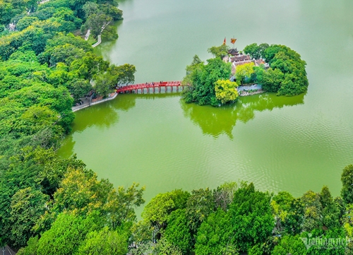 Les lacs Hoan Kiem et de l Ouest vus de drones