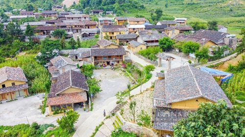 Le village de Lo Lo Chai charme les visiteurs