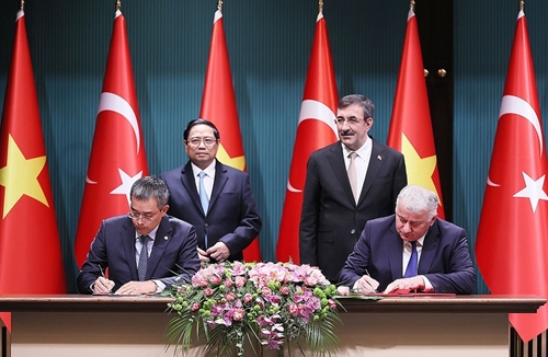 Vietnam Airlines et Turkish Airlines élargissent leur coopération en matière de transport de fret