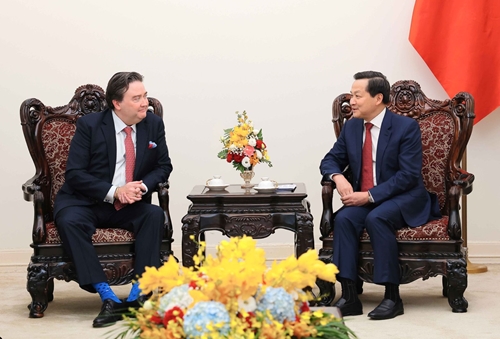 Le vice-Premier ministre Le Minh Khai reçoit l ambassadeur des États-Unis