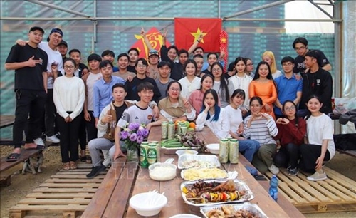 Des stagiaires vietnamiens dans le Sud d Israël célèbrent le Nouvel An