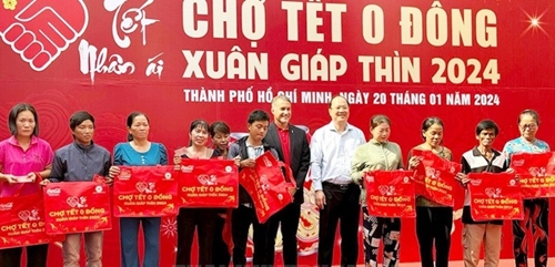 Hô Chi Minh-Ville veille au Têt de plus de 1,4 millions d habitants