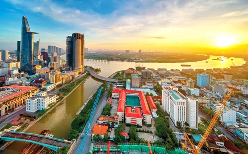 Les experts optimistes quant aux perspectives économiques du Vietnam en 2024