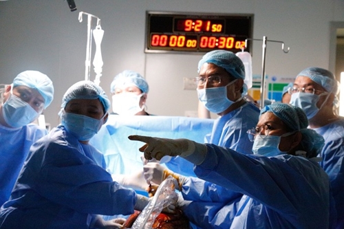 Une technique d intervention cardiaque fœtale remporte le Prix des Réalisations médicales vietnamiennes