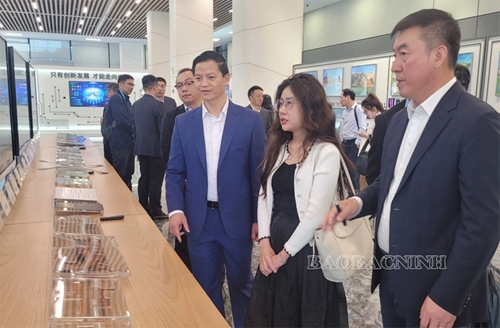 Un géant chinois verse plus de 800 millions de dollars dans la fabrication de circuits imprimés à Bac Ninh