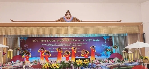 Premier camp de langue et de culture vietnamiennes en Thaïlande
