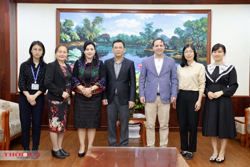 L’Union vietnamienne des organisations d’amitié étend sa coopération pour la paix