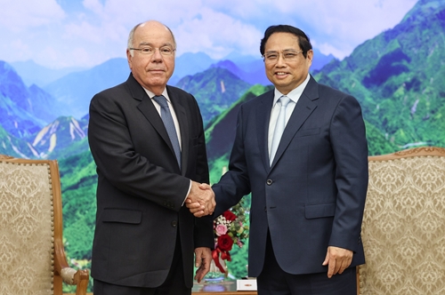 Le Premier ministre Pham Minh Chinh reçoit le ministre brésilien des Affaires étrangères