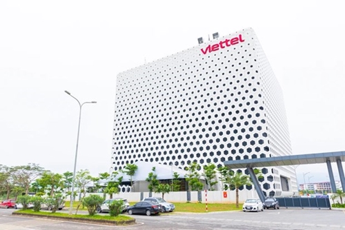 Viettel ouvre un centre de données dans le parc de haute technologie Hoa Lac à Hanoi