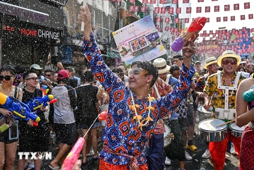 Le président de l’AN du Vietnam félicite la Thaïlande pour Songkran