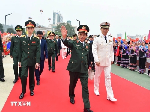 Vietnam-Chine Echange d’amitié sur la défense des frontières pour la paix et l amitié