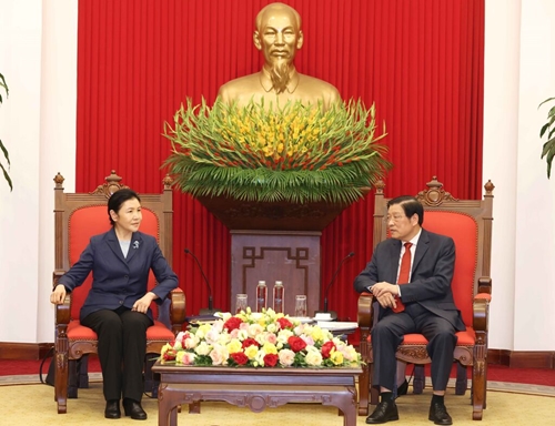 Le Vietnam attache toujours de l importance au développement de ses relations avec la Chine