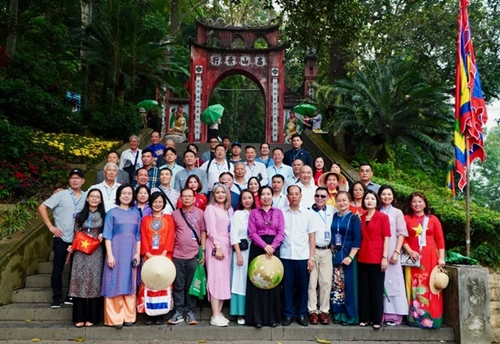 Les expatriés vietnamiens à l’étranger commémorent les rois Hung
