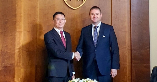 Le Vietnam et la Slovaquie encouragent les activités d échange de délégations