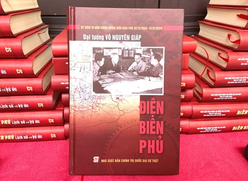 Présentation de la 9e édition du livre Diên Biên Phu du général Vo Nguyên Giap