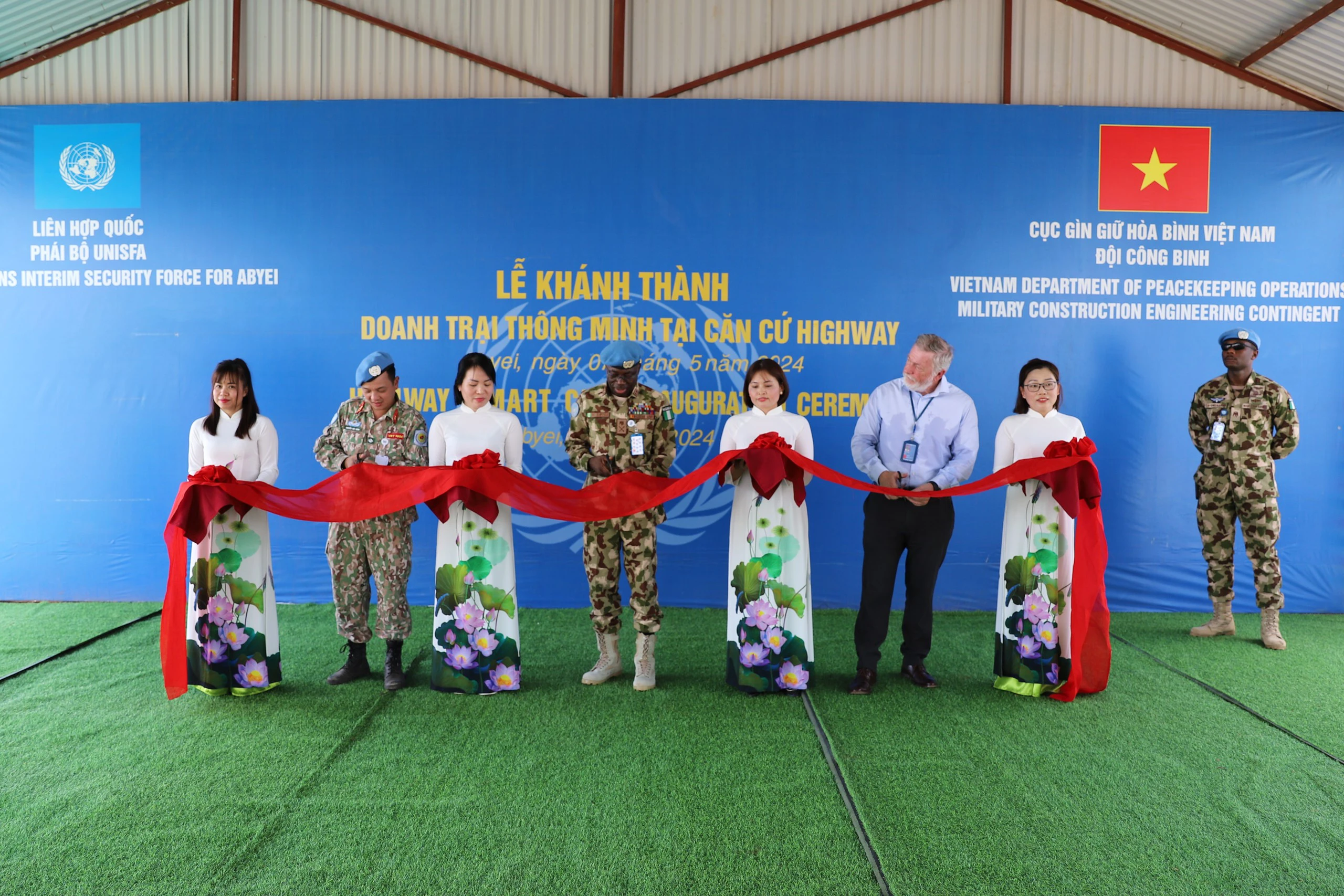Le Corps du génie de l armée vietnamienne inaugure une caserne intelligente à Highway