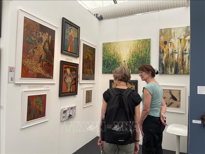Des peintures vietnamiennes exposées à la l Affordable Art Fair de Londres