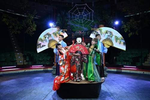 Cirque vietnamien - Spectacle de magie japonaise pour le public de Hanoï